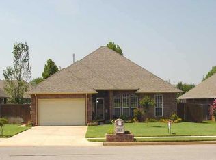 1113 N Alexanders Trl, Edmond, OK 73012