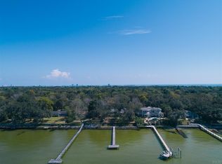 512 Navy Cove Blvd, Gulf Breeze, FL 32561
