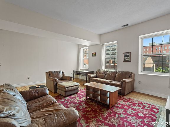 4th image of 196 Crown Street #3J