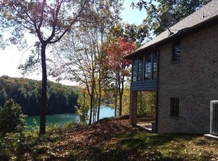 33 Brambleton Ct, Crossville, TN 38558