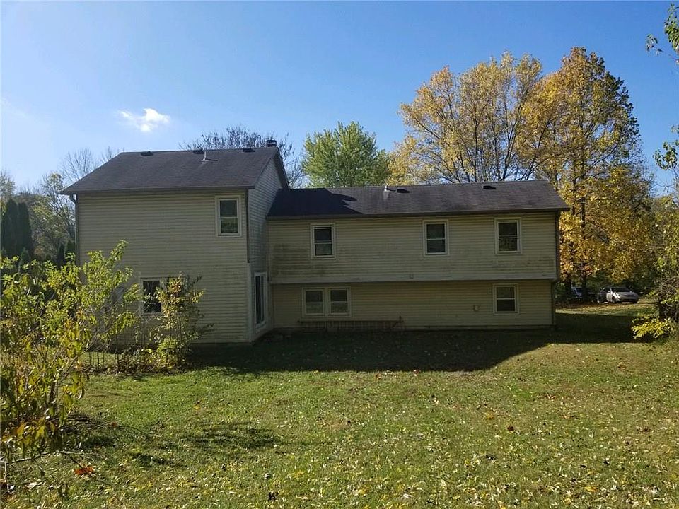 2nd image of 3812 Creekwood Dr
