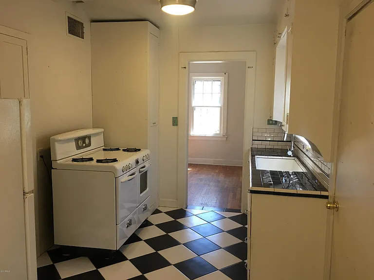 1236 E Monte Vista Rd — Photo 15