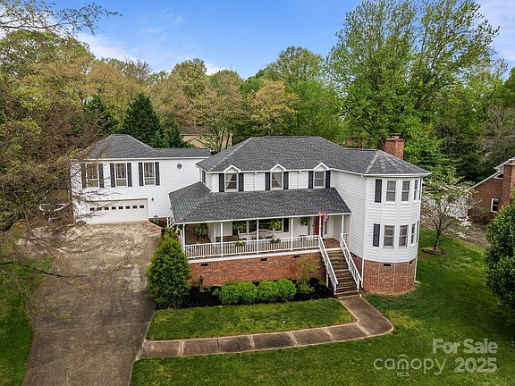 4th image of 16421 Breckshire Dr