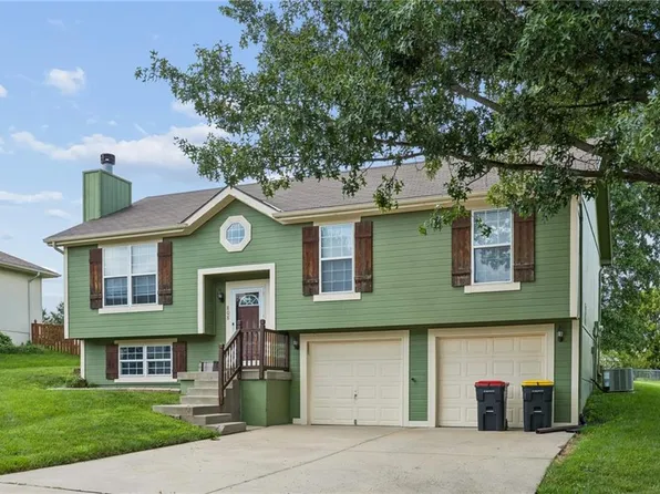 808 Pine Crest Ave, Kearney, MO 64060