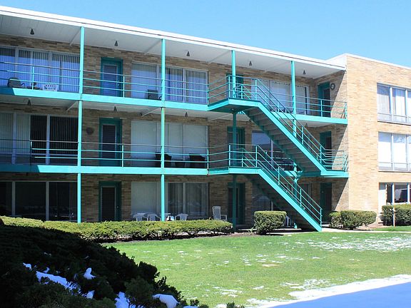 2nd image of 220 N Kenilworth Ave APT 9