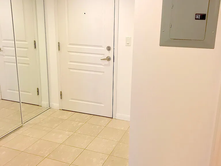140 Simcoe St #610 — Photo 2