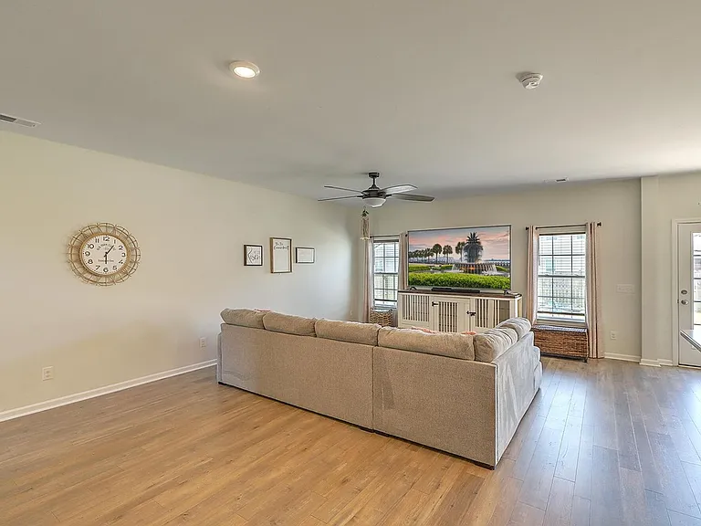 115 Sequoia Ln — Photo 8