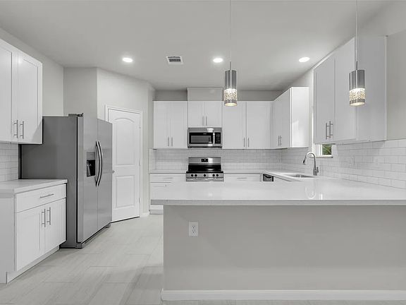 3rd image of 110 Turner St #A