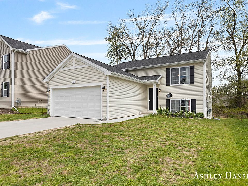 1st image of 812 Strauss Ct