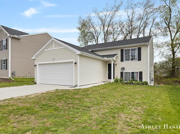 812 Strauss Ct, Greenville, MI 48838