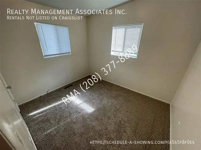 1901 N 32nd St — Photo 5