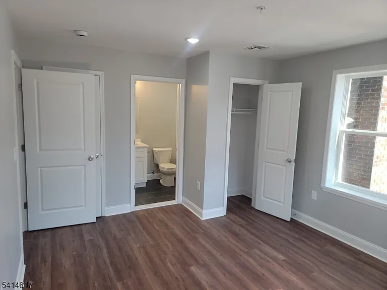 122 Rose Ter — Photo 10