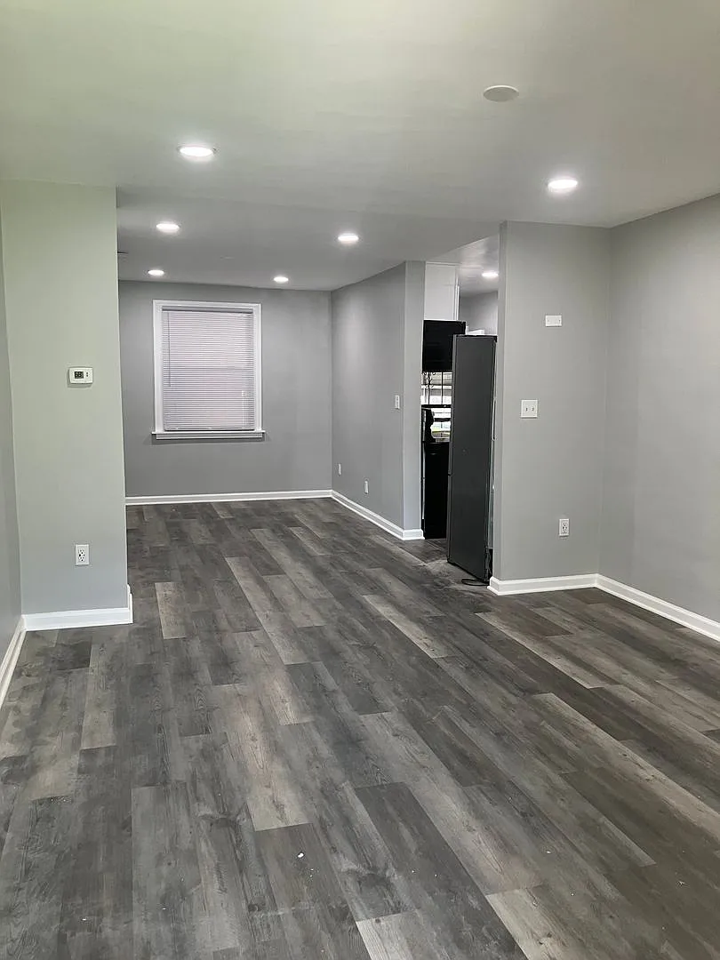 Beautifully Updated 2-Bedroom Home with Central A/C & Off-Street Parking Baltimore, MD — Photo 2