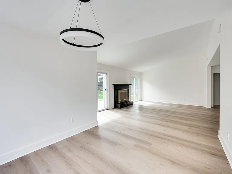 520 Riverview Dr — Photo 14