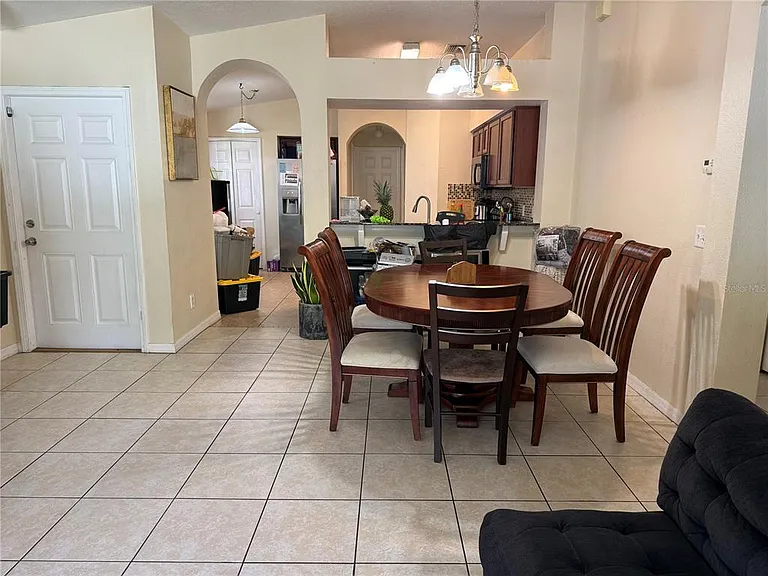 18250 Snowdonia Dr — Photo 2