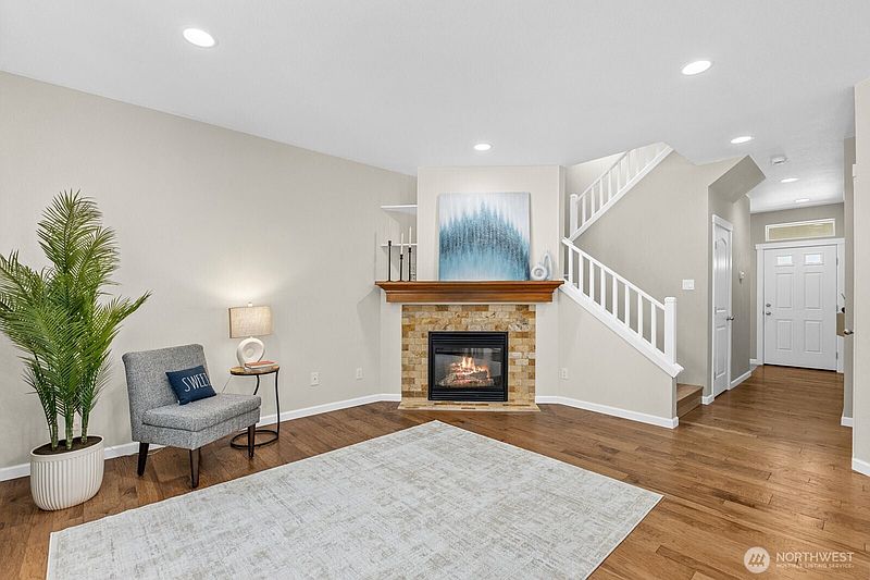 4th image of 3815 163rd Street SE