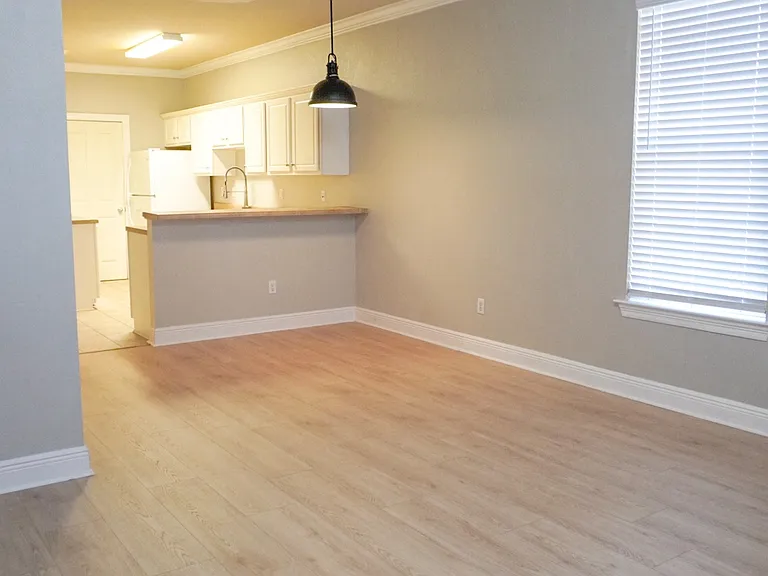 5395 Arlington Ct — Photo 2