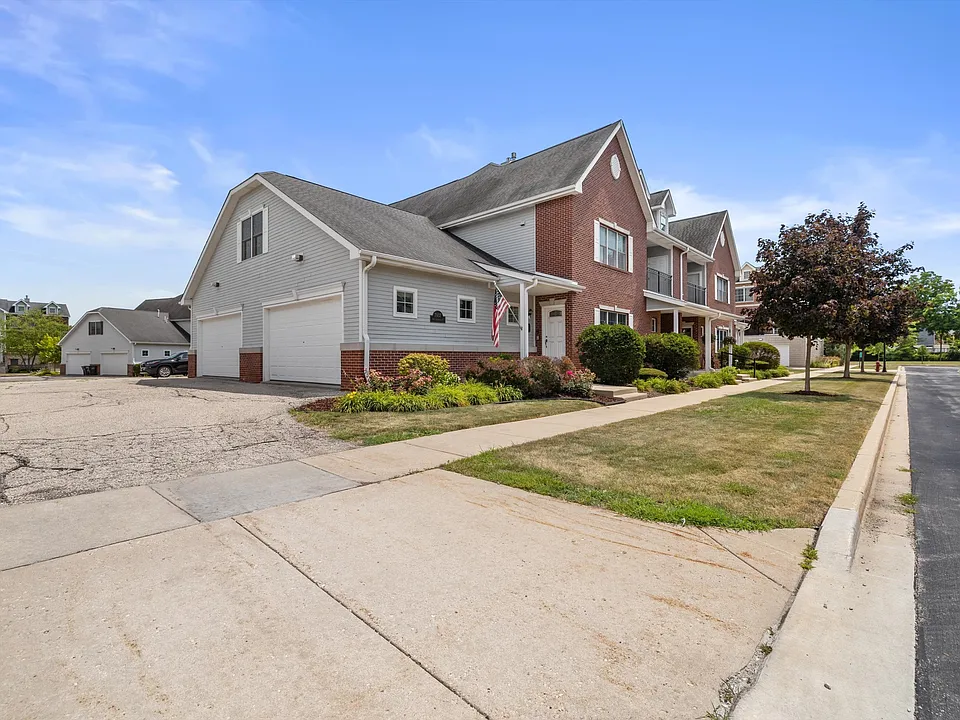 7937 Williamsburg Ct #201