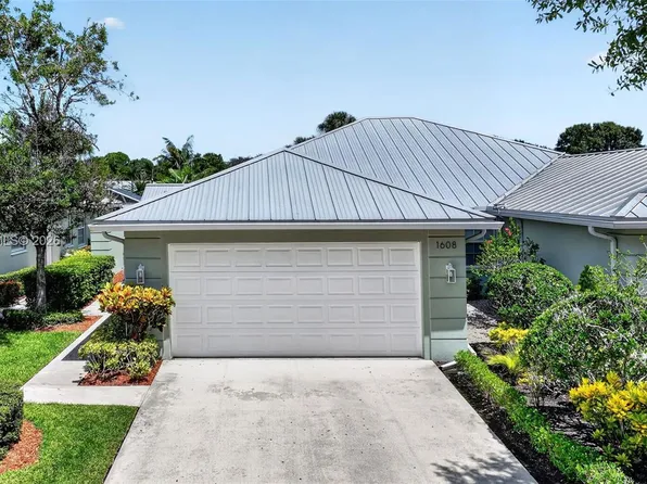 1608 SW Waterfall Blvd, Palm City, FL 34990