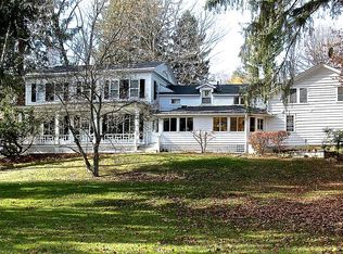 1 Village Grn, Egremont, MA 01258