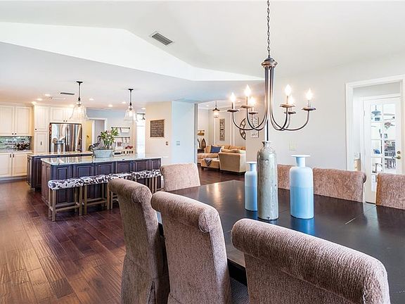 4th image of 15106 Laurel Cove Cir
