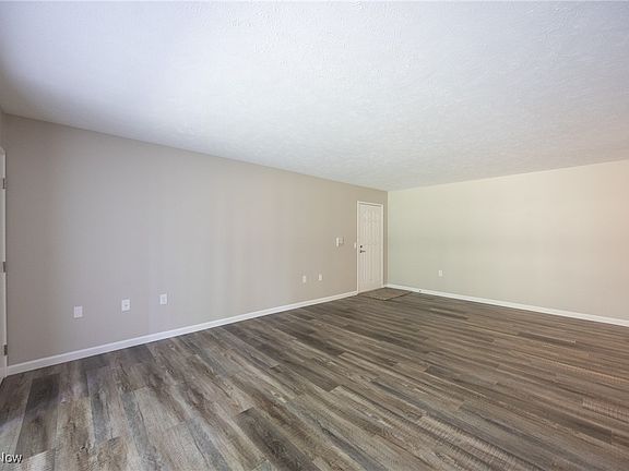 4th image of 10391 Glenway Dr APT 102
