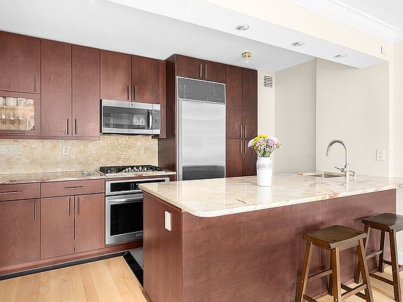 3rd image of 77 7th Ave APT 4H