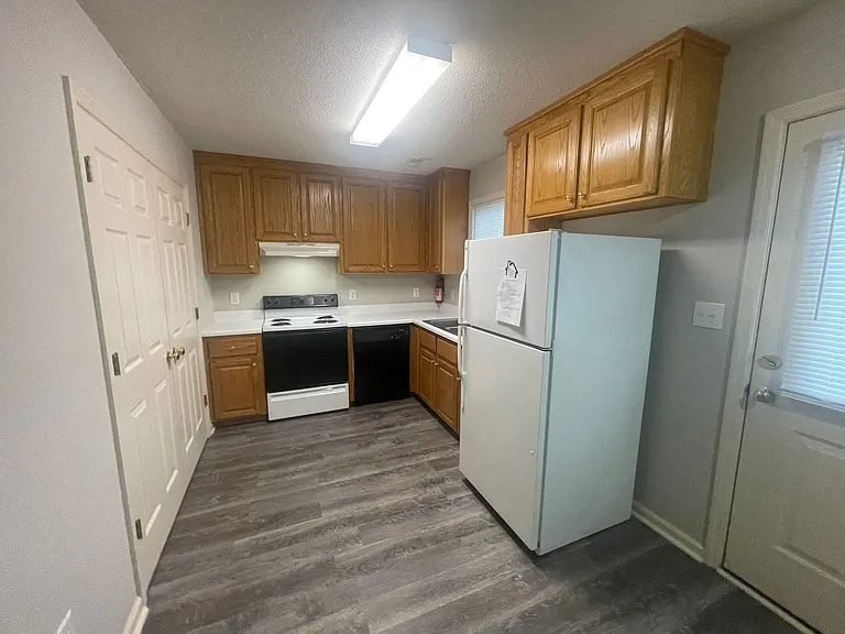 601 Main St — Photo 7