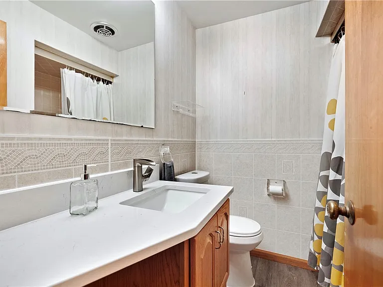 421 Clair Dr — Photo 16