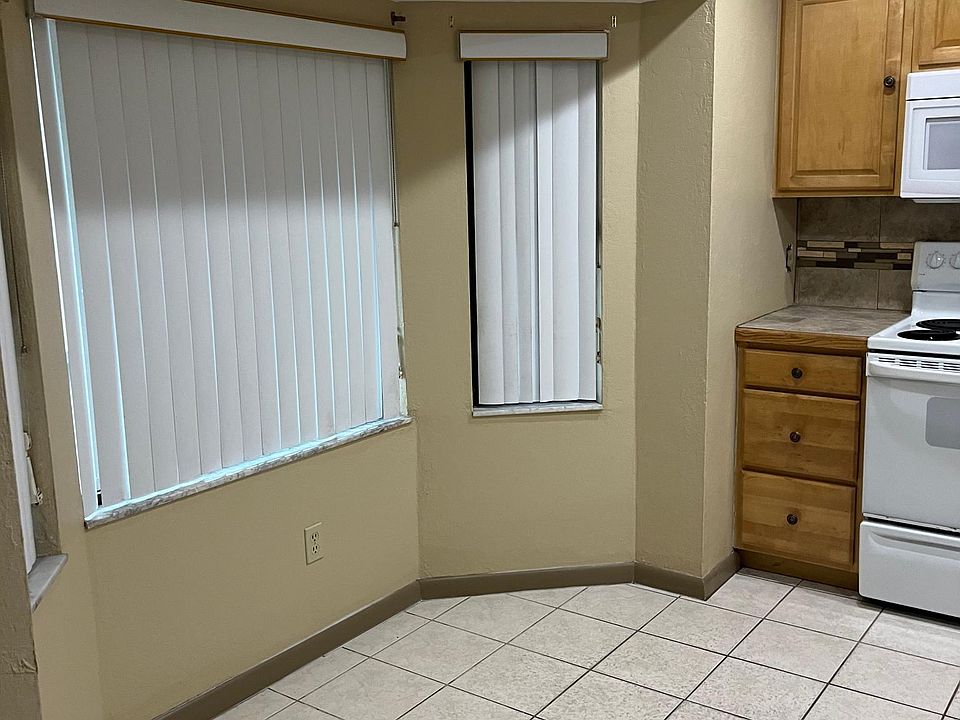 kitchen nook for eat in kitchen