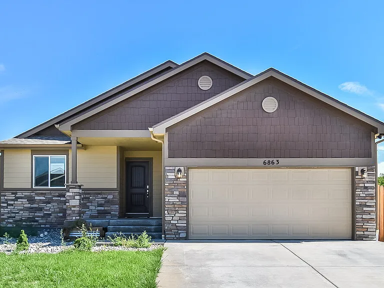 6863 Phantom Way — Photo 1