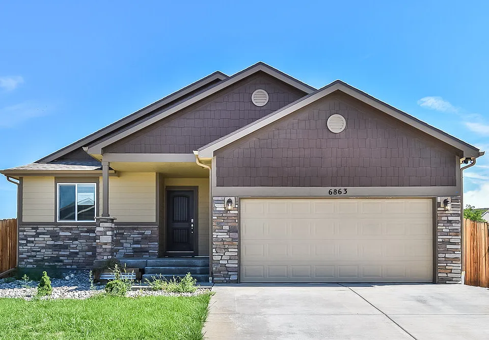 6863 Phantom Way