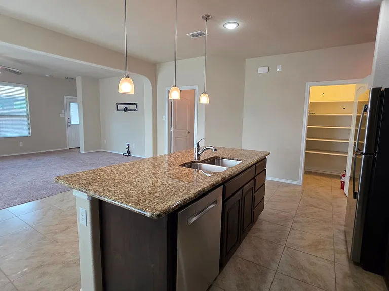 1912 Potrillo Ln — Photo 3