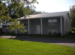 2647 70th St, Newhall, IA 52315