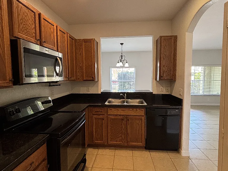 161 Monterey Bay Dr — Photo 5