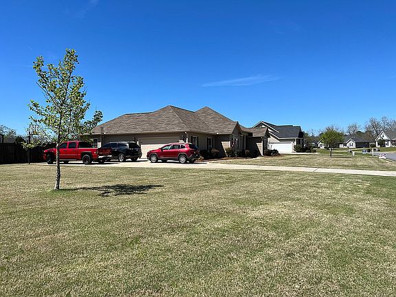 2nd image of 134 Pond Dr