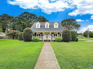 217 Collier Dr, Albertville, AL 35951