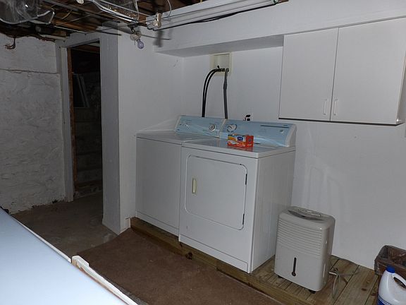 2nd image of 511 Hellam St