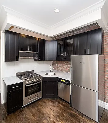 Rented by Avenues Real Estate | media 11