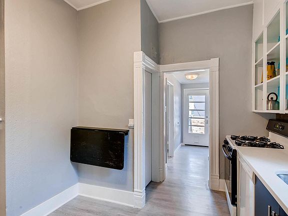 3rd image of 243 S Lincoln St APT A