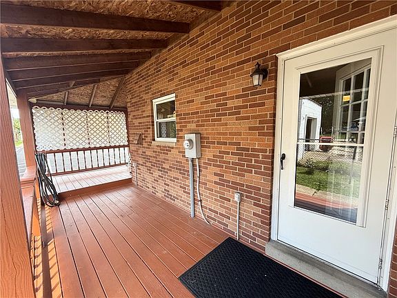 3rd image of 340 High St APT 5