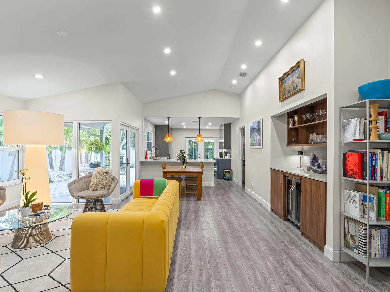 2 bed, 2.0 bath, 1231 sqft, $7,000 — Photo 4