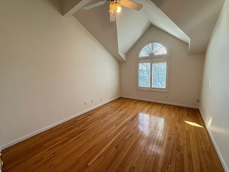 200 Davis Ave #13C — Photo 8