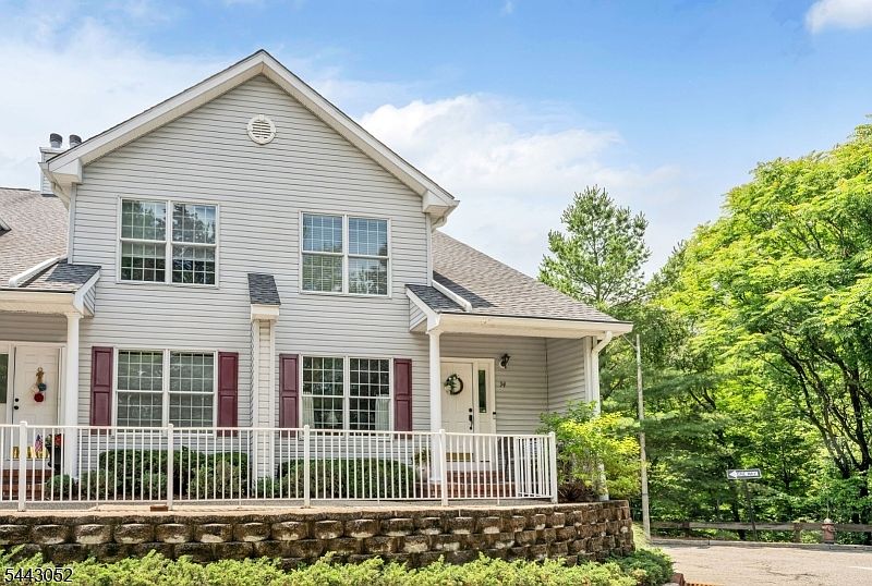1st image of 94 Heather Ln