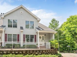 94 Heather Ln, Wyckoff Twp., NJ 07481