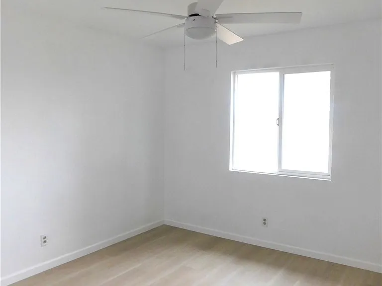 8260 Viburnum Ave — Photo 10