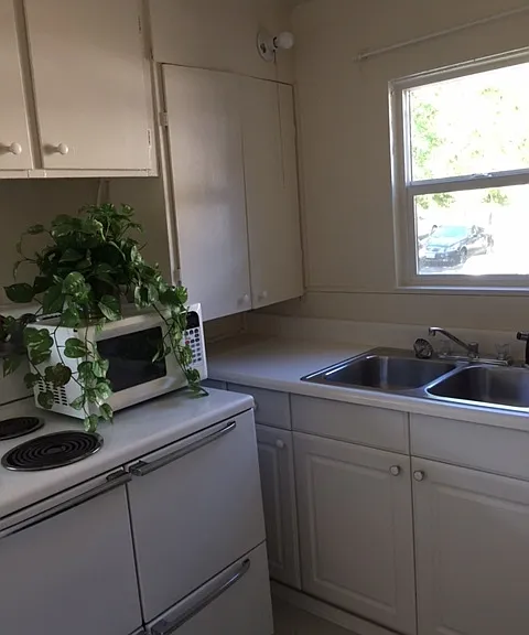 709 NE 43rd St — Photo 16