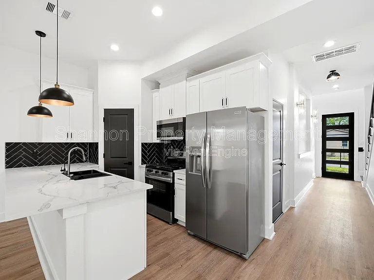 2107 Esther Dr #A — Photo 10
