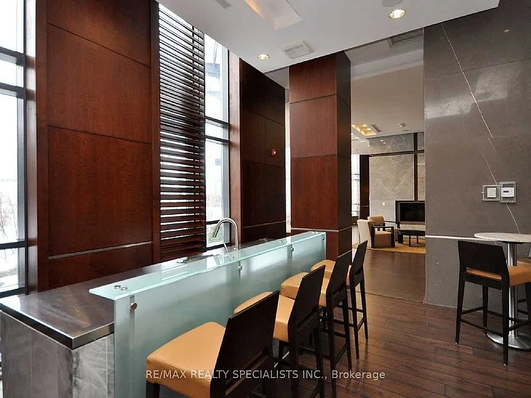 330 Burnhamthorpe Rd W #3207 — Photo 23