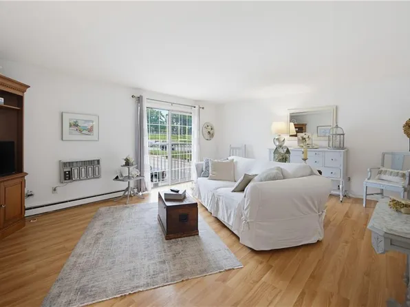 300 Smithfield Rd APT 1-9, North Providence, RI 02904